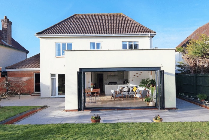 How to Incorporate Smart Technology into Your Garden Room